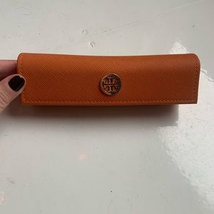 Selling Tory Burch glasses case. Good condition.